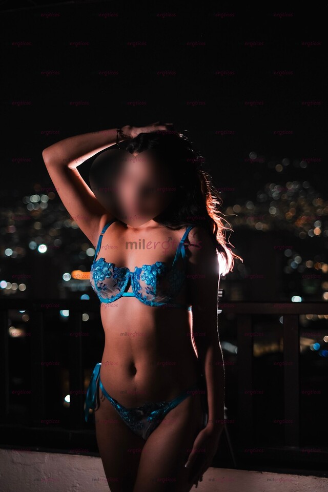 Escort joven en medellin, AKEMI TIENE 18 AÑOS Y UNA PRESENCIA QUE COMBINA DULZURA Y ELEGANCIA NATURAL - Foto 2