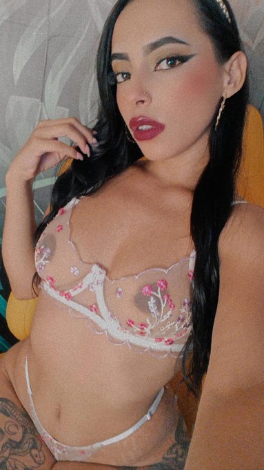 Exclusiva y complaciente dama de compañía de cuerpo totalmente natural - Foto 2